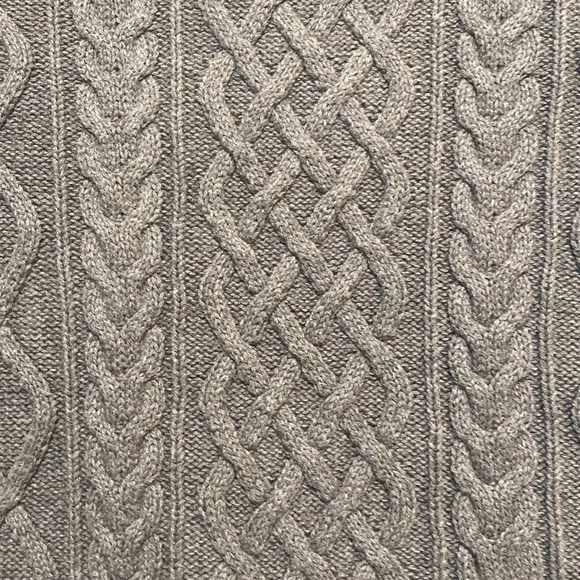 Gap Gray Cable Knit Sweater, NWT, Large - Picture 6 of 6